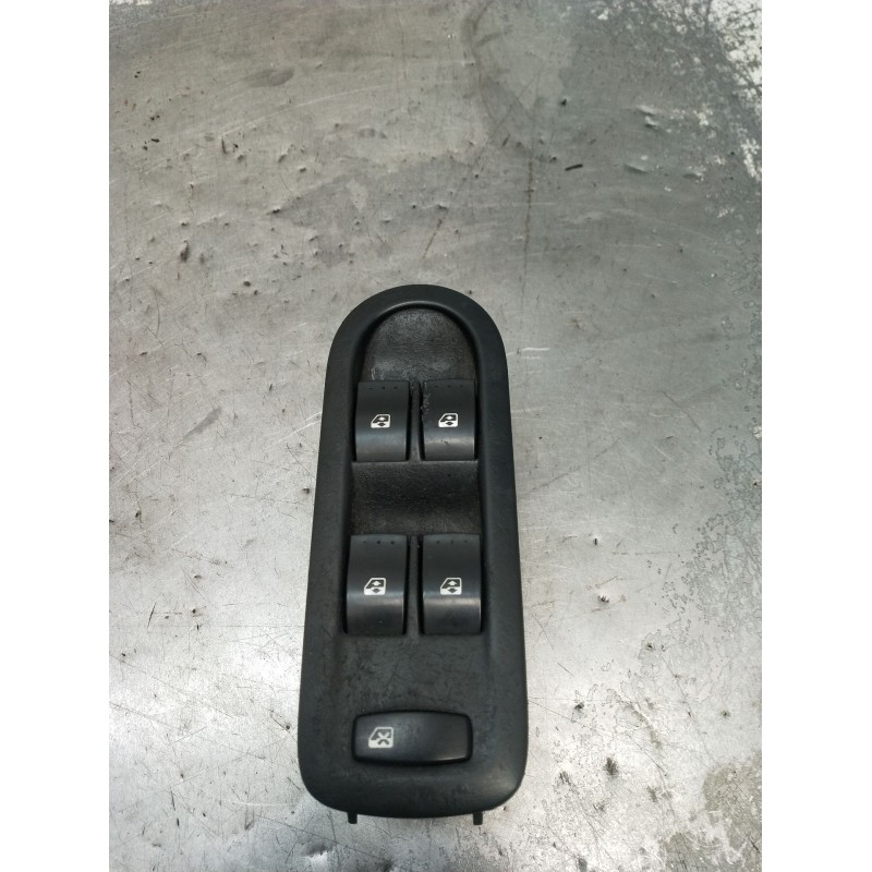 Recambio de mando elevalunas delantero izquierdo para renault megane ii coupé-cabriolet (em0/1_) 1.9 dci referencia OEM IAM  2P 