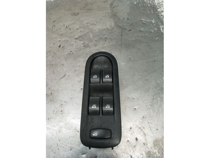 Recambio de mando elevalunas delantero izquierdo para renault megane ii coupé-cabriolet (em0/1_) 1.9 dci referencia OEM IAM  2P 