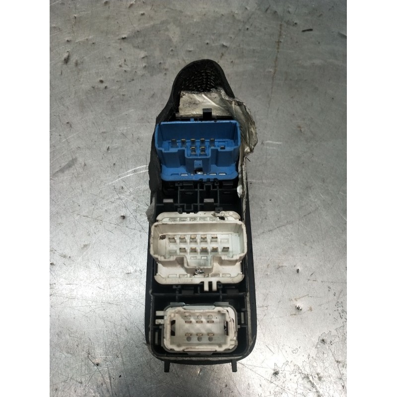 Recambio de mando elevalunas delantero izquierdo para renault megane ii coupé-cabriolet (em0/1_) 1.9 dci referencia OEM IAM  2P 