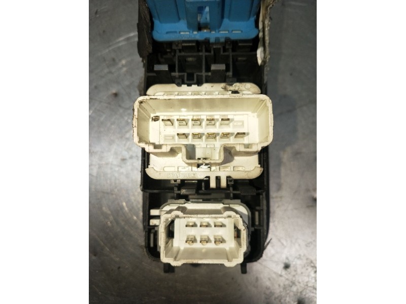 Recambio de mando elevalunas delantero izquierdo para renault megane ii coupé-cabriolet (em0/1_) 1.9 dci referencia OEM IAM  2P 
