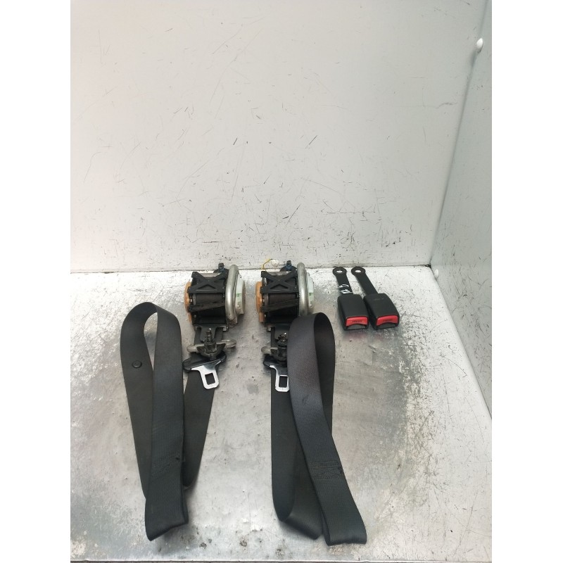 Recambio de juego cinturones delantero para nissan almera ii hatchback (n16) 1.5 dci referencia OEM IAM  3P 2002