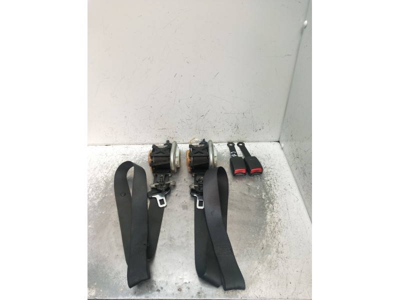 Recambio de juego cinturones delantero para nissan almera ii hatchback (n16) 1.5 dci referencia OEM IAM  3P 2002