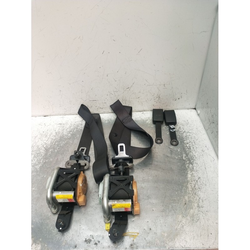 Recambio de juego cinturones delantero para nissan almera ii hatchback (n16) 1.5 dci referencia OEM IAM  3P 2002