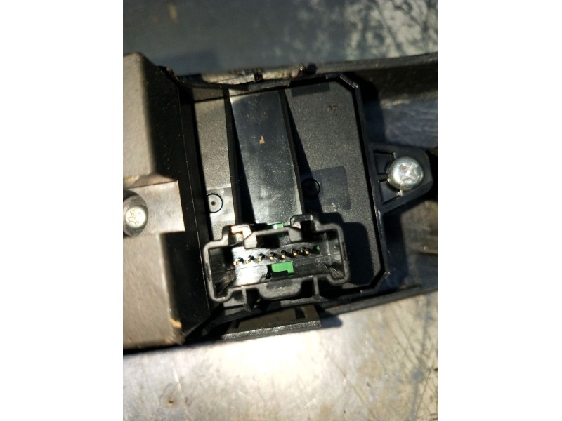Recambio de mando elevalunas delantero izquierdo para mazda 5 (cr) 2.0 cd (cr19) referencia OEM IAM CC65684L6C 5P 2005