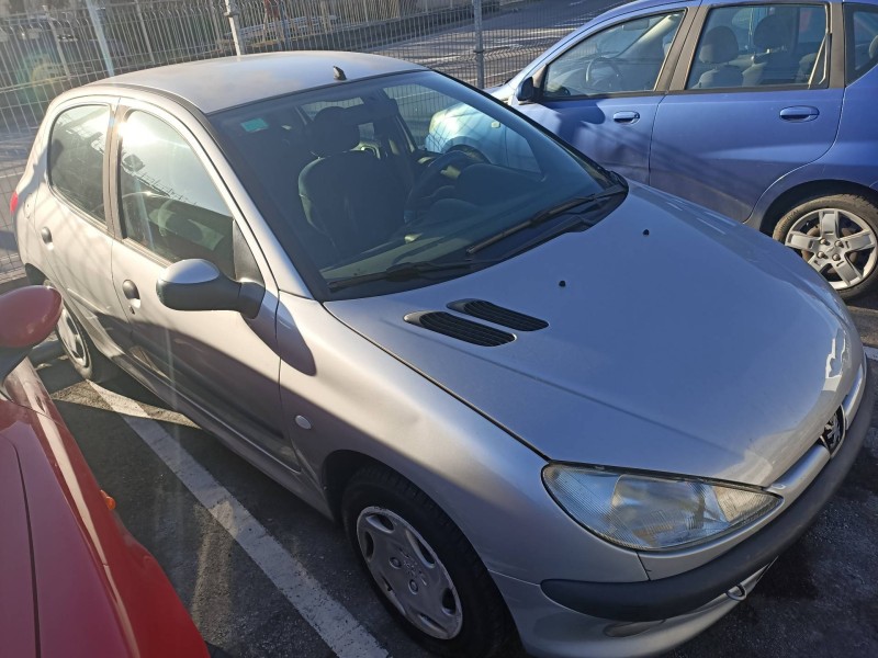 peugeot 206 berlina del año 1999