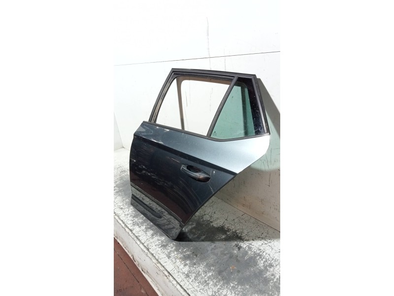 Recambio de puerta trasera izquierda para skoda fabia 1.0 tsi referencia OEM IAM   5P
