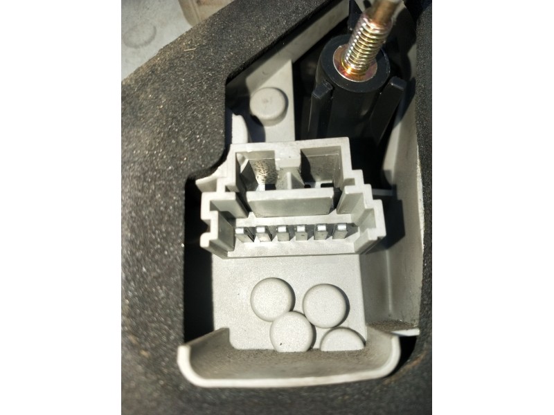 Recambio de piloto trasero izquierdo para renault megane ii coupé-cabriolet (em0/1_) 1.9 dci referencia OEM IAM   2003