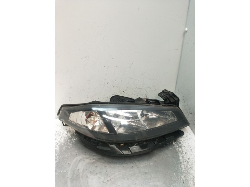 Recambio de faro derecho para renault laguna ii (bg0/1_) 1.6 16v (bg1g, bg1h) referencia OEM IAM 8200481197 89900470 