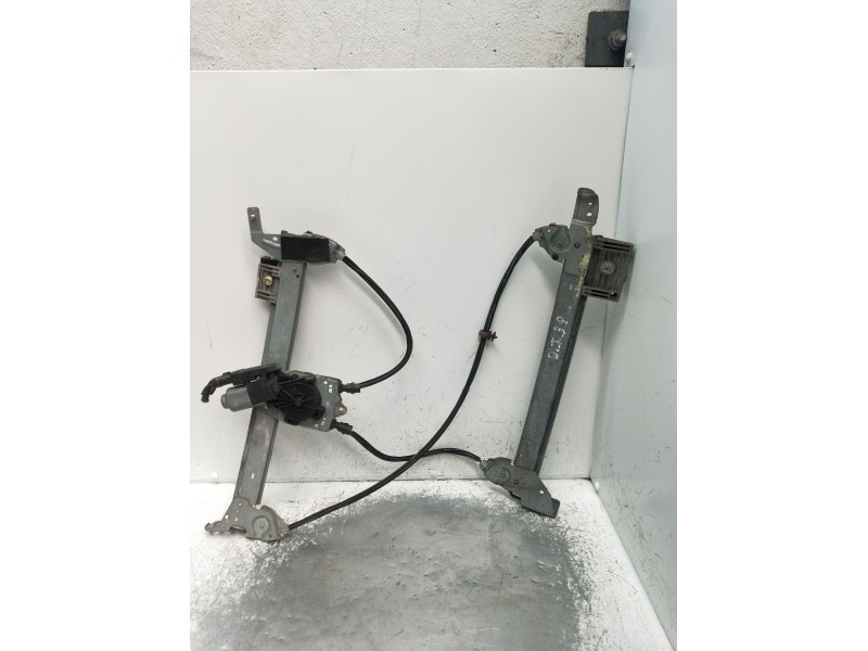 Recambio de elevalunas delantero izquierdo para renault megane ii coupé-cabriolet (em0/1_) 1.9 dci referencia OEM IAM  2P 2003