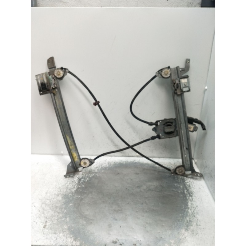 Recambio de elevalunas delantero izquierdo para renault megane ii coupé-cabriolet (em0/1_) 1.9 dci referencia OEM IAM  2P 2003