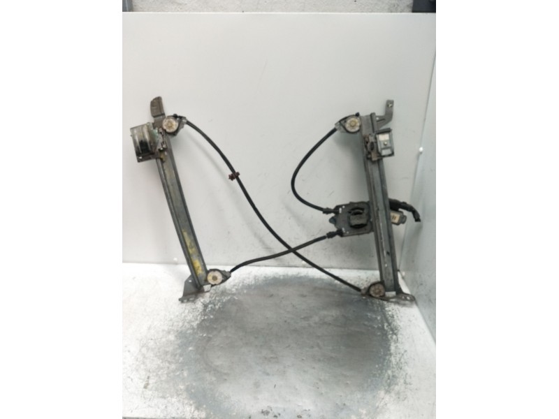 Recambio de elevalunas delantero izquierdo para renault megane ii coupé-cabriolet (em0/1_) 1.9 dci referencia OEM IAM  2P 2003