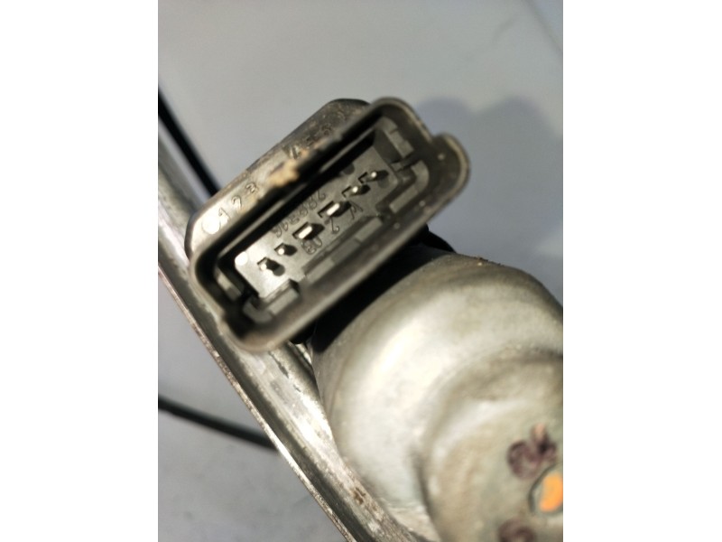 Recambio de elevalunas delantero izquierdo para renault megane ii coupé-cabriolet (em0/1_) 1.9 dci referencia OEM IAM  2P 2003