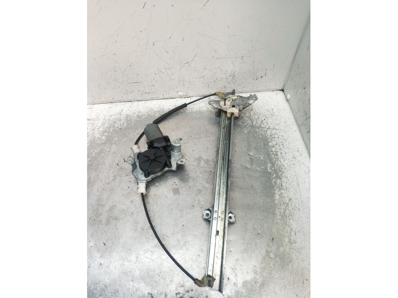 Recambio de elevalunas delantero izquierdo para nissan almera ii hatchback (n16) 1.5 dci referencia OEM IAM 400601 3P 2002