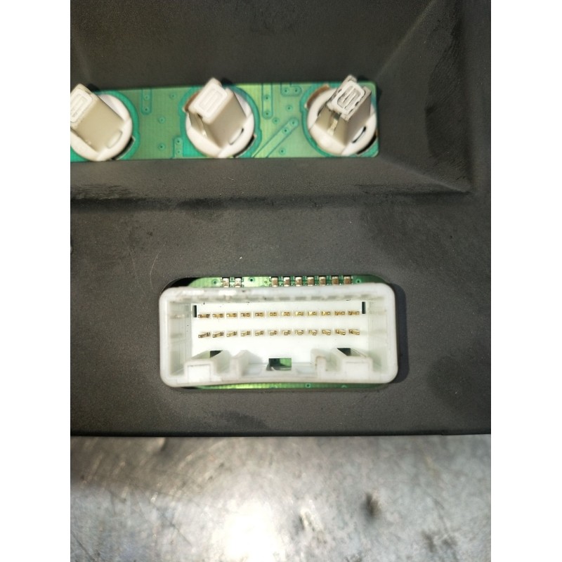 Recambio de pantalla multifuncion para nissan almera ii hatchback (n16) 1.5 dci referencia OEM IAM 28090BU701A 21677652 NS013245