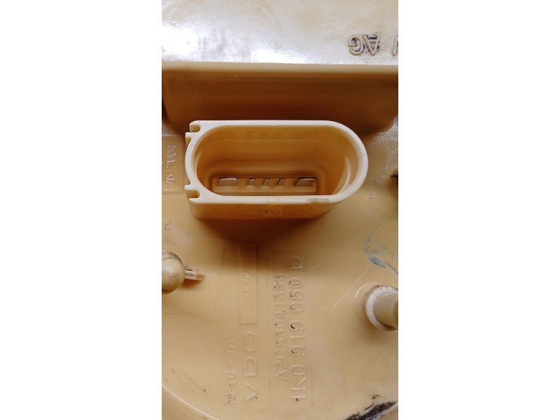 Recambio de bomba combustible para volkswagen golf v (1k1) 1.9 tdi referencia OEM IAM 1K06919050D A2C53041385 03