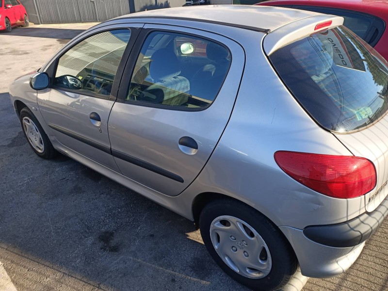 peugeot 206 berlina del año 1999