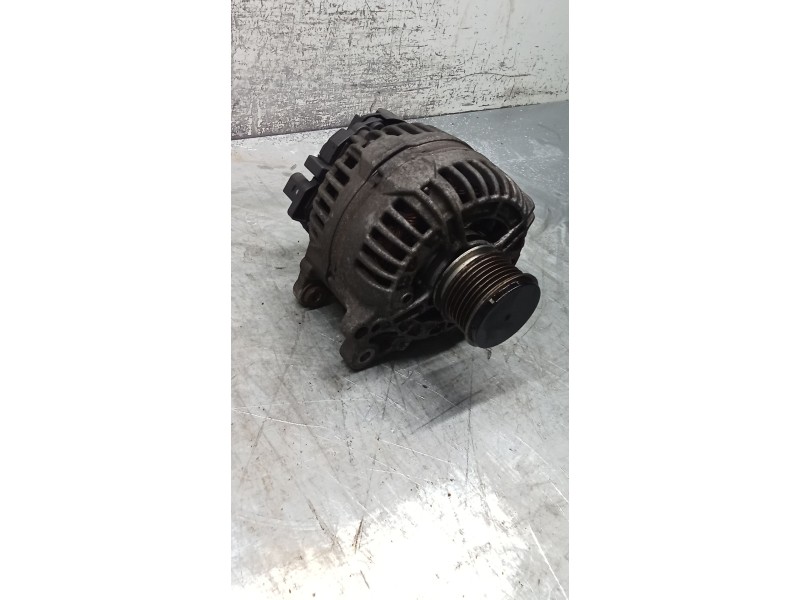 Recambio de alternador para volkswagen golf v (1k1) 1.9 tdi referencia OEM IAM 06F903023F 0124525066 03 140A