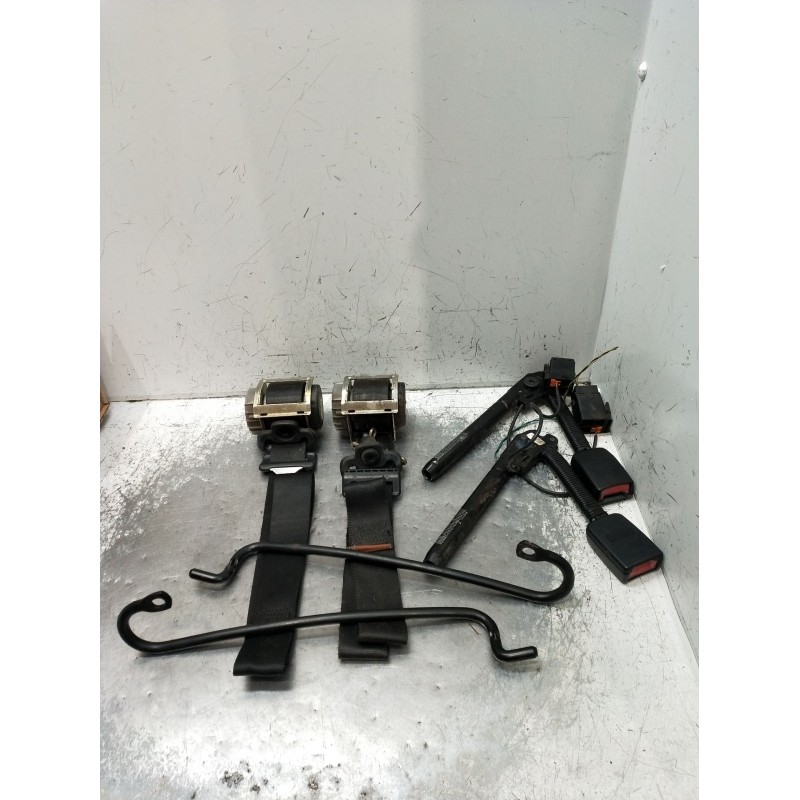 Recambio de juego cinturones delantero para ford fiesta v (jh_, jd_) 1.6 tdci referencia OEM IAM  3P 2005