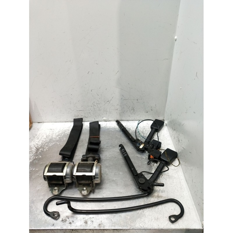 Recambio de juego cinturones delantero para ford fiesta v (jh_, jd_) 1.6 tdci referencia OEM IAM  3P 2005