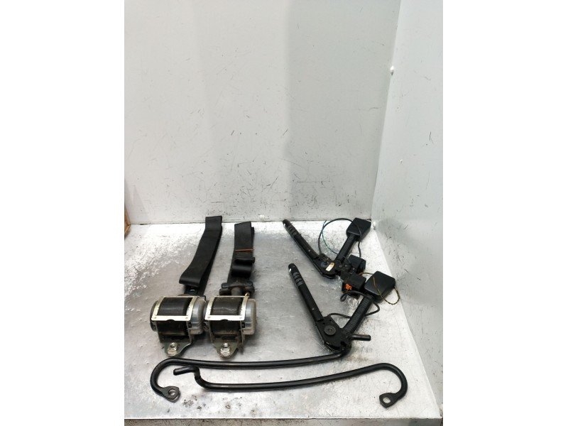 Recambio de juego cinturones delantero para ford fiesta v (jh_, jd_) 1.6 tdci referencia OEM IAM  3P 2005