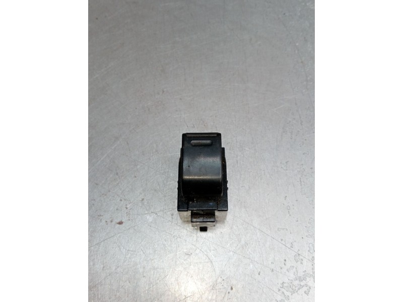 Recambio de mando elevalunas delantero derecho para toyota corolla (_e11_) 1.4 16v (zze111_) referencia OEM IAM   2000 5P