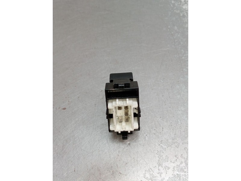 Recambio de mando elevalunas delantero derecho para toyota corolla (_e11_) 1.4 16v (zze111_) referencia OEM IAM   2000 5P