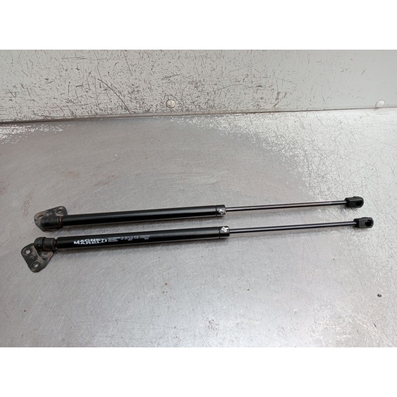 Recambio de amortiguadores maletero / porton para toyota corolla (_e11_) 1.4 16v (zze111_) referencia OEM IAM 430718500550 MM500