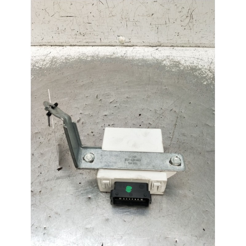 Recambio de modulo electronico para toyota avensis sedán (_t25_) 2.0 d-4d (cdt250_) referencia OEM IAM 8594005020  2003