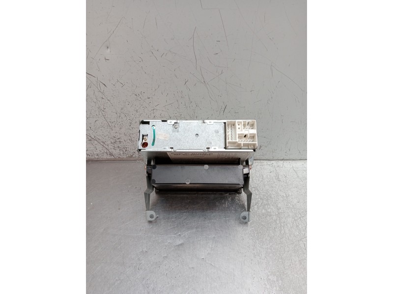 Recambio de sistema navegacion gps para toyota corolla (_e11_) 1.4 16v (zze111_) referencia OEM IAM 22DC76274 861200 2000