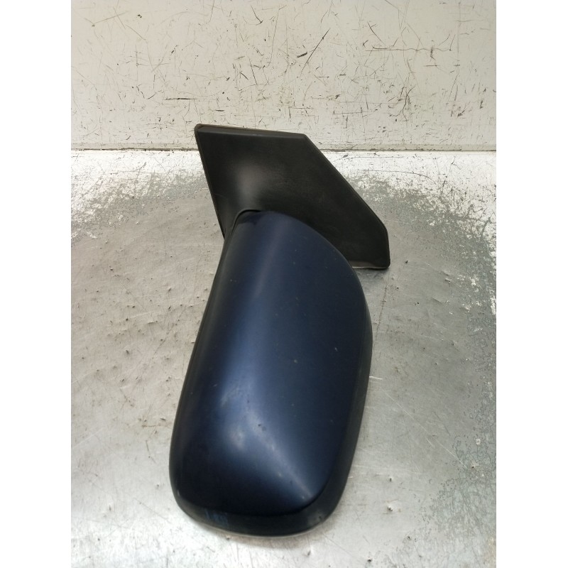 Recambio de retrovisor izquierdo para toyota avensis sedán (_t25_) 2.0 d-4d (cdt250_) referencia OEM IAM  ELÉCTRICO 2003