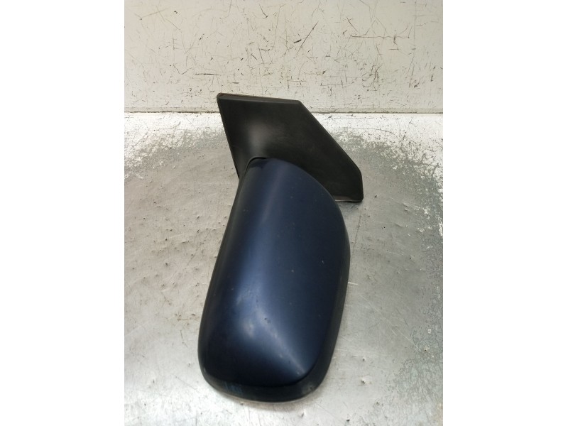 Recambio de retrovisor izquierdo para toyota avensis sedán (_t25_) 2.0 d-4d (cdt250_) referencia OEM IAM  ELÉCTRICO 2003
