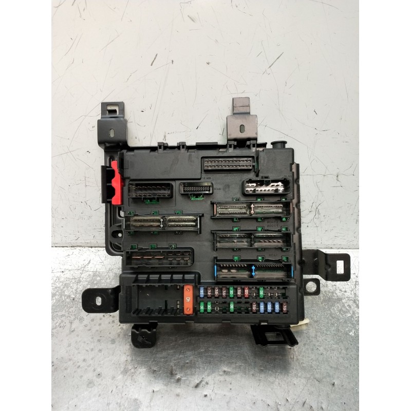 Recambio de caja reles / fusibles para saab 9-3 station wagon (e50) 1.9 tid referencia OEM IAM 12766740 519161103 00037635 2005
