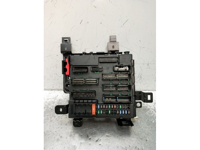 Recambio de caja reles / fusibles para saab 9-3 station wagon (e50) 1.9 tid referencia OEM IAM 12766740 519161103 00037635 2005