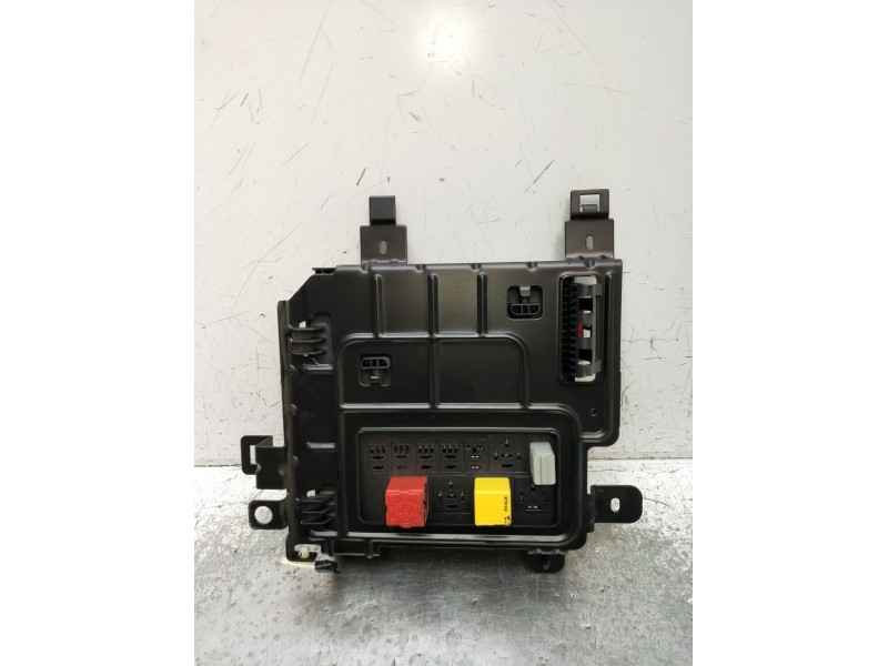 Recambio de caja reles / fusibles para saab 9-3 station wagon (e50) 1.9 tid referencia OEM IAM 12766740 519161103 00037635 2005