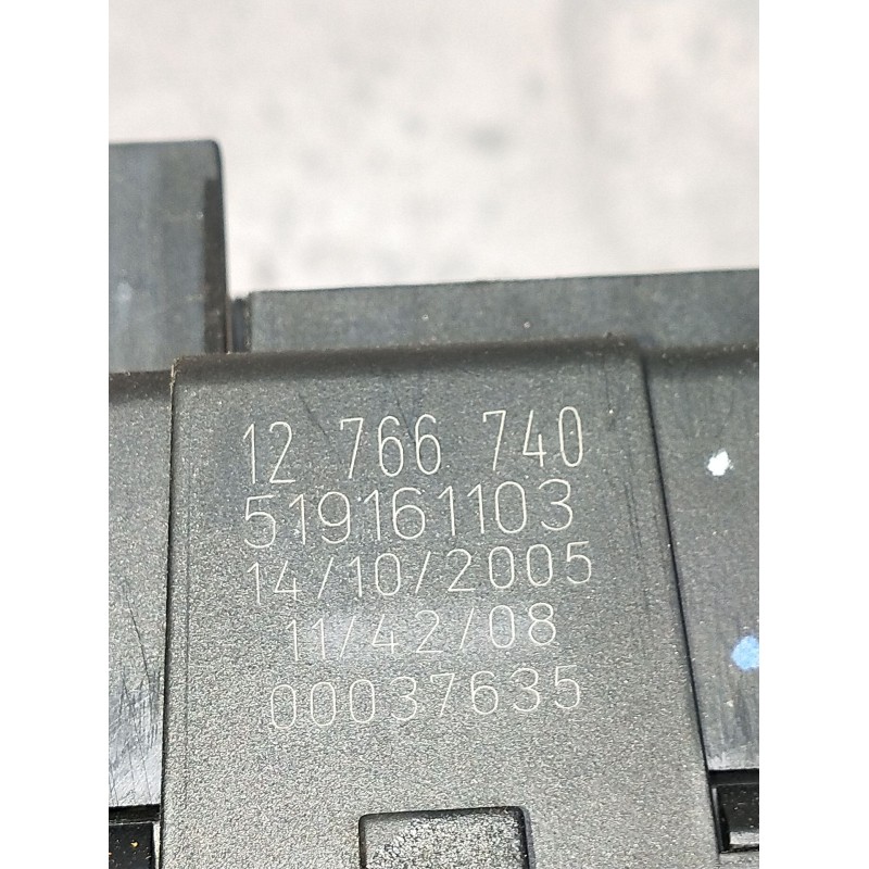 Recambio de caja reles / fusibles para saab 9-3 station wagon (e50) 1.9 tid referencia OEM IAM 12766740 519161103 00037635 2005