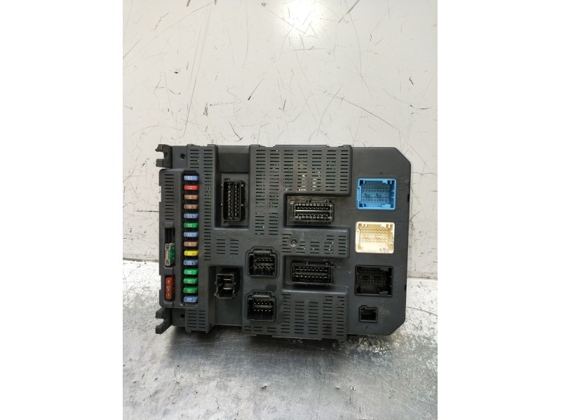 Recambio de caja reles / fusibles para peugeot 308 i (4a_, 4c_) 1.4 16v referencia OEM IAM 9663798180 BSI2004P0200 VER FOTOS