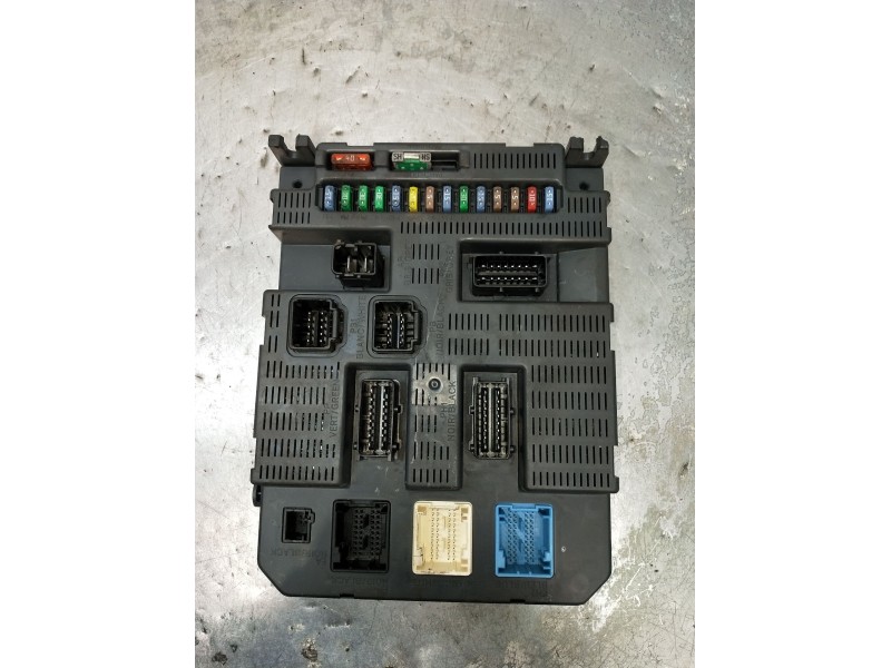 Recambio de caja reles / fusibles para peugeot 308 i (4a_, 4c_) 1.4 16v referencia OEM IAM 9663798180 BSI2004P0200 VER FOTOS