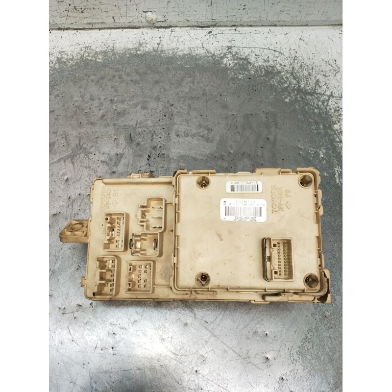 Recambio de caja reles / fusibles para toyota avensis sedán (_t25_) 2.0 d-4d (cdt250_) referencia OEM IAM 05012615514301  2003