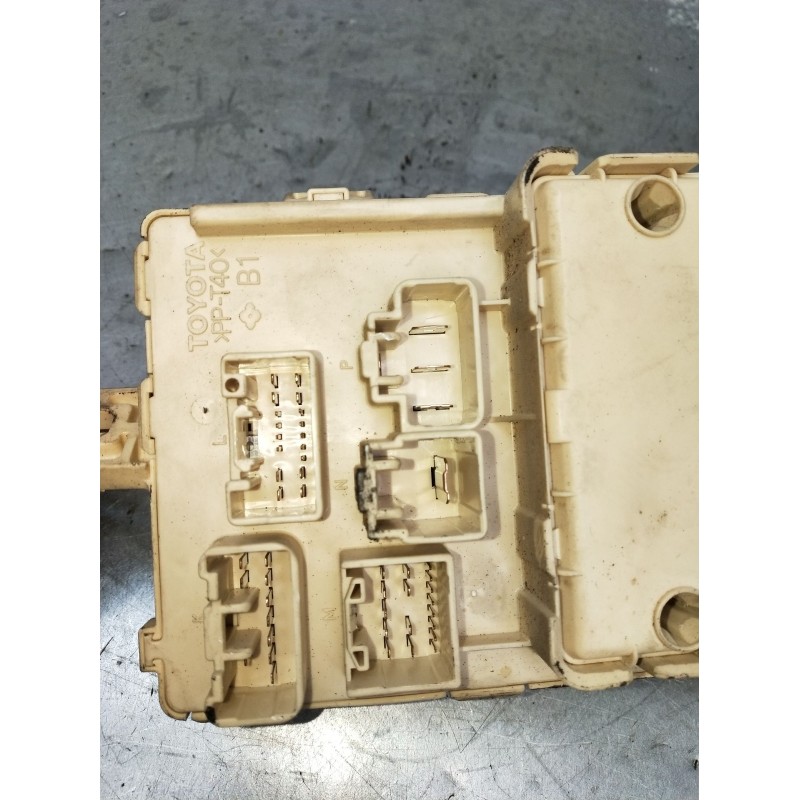 Recambio de caja reles / fusibles para toyota avensis sedán (_t25_) 2.0 d-4d (cdt250_) referencia OEM IAM 05012615514301  2003