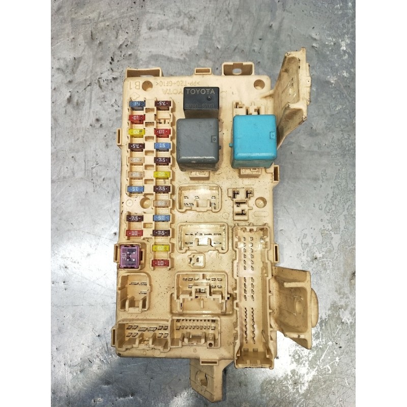 Recambio de caja reles / fusibles para toyota avensis sedán (_t25_) 2.0 d-4d (cdt250_) referencia OEM IAM 05012615514301  2003