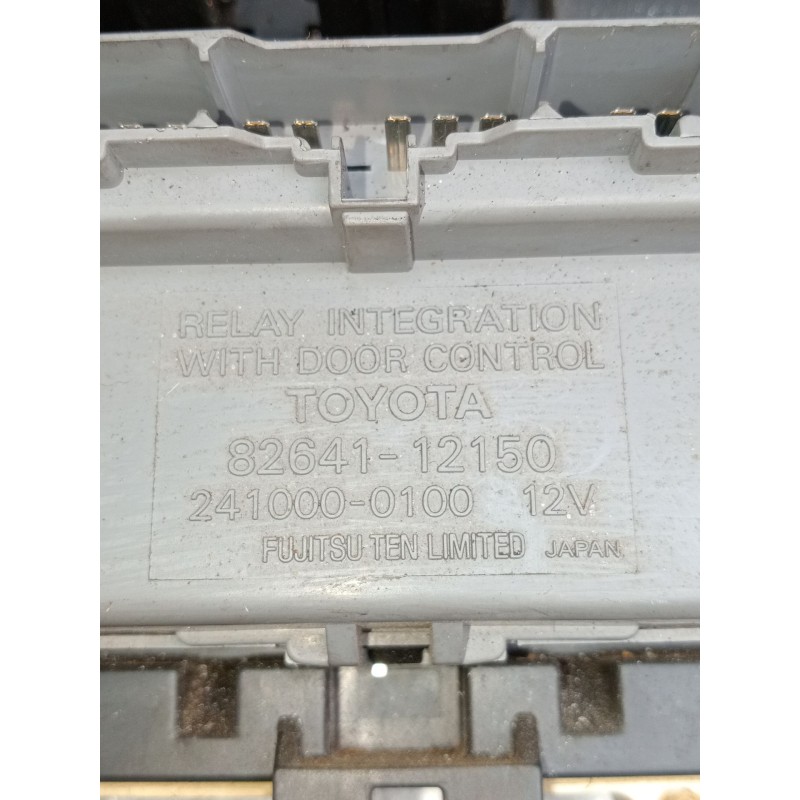 Recambio de caja reles / fusibles para toyota corolla (_e11_) 1.4 16v (zze111_) referencia OEM IAM 8264112150 2410000100 2000