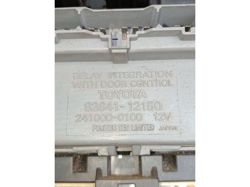 Recambio de caja reles / fusibles para toyota corolla (_e11_) 1.4 16v (zze111_) referencia OEM IAM 8264112150 2410000100 2000