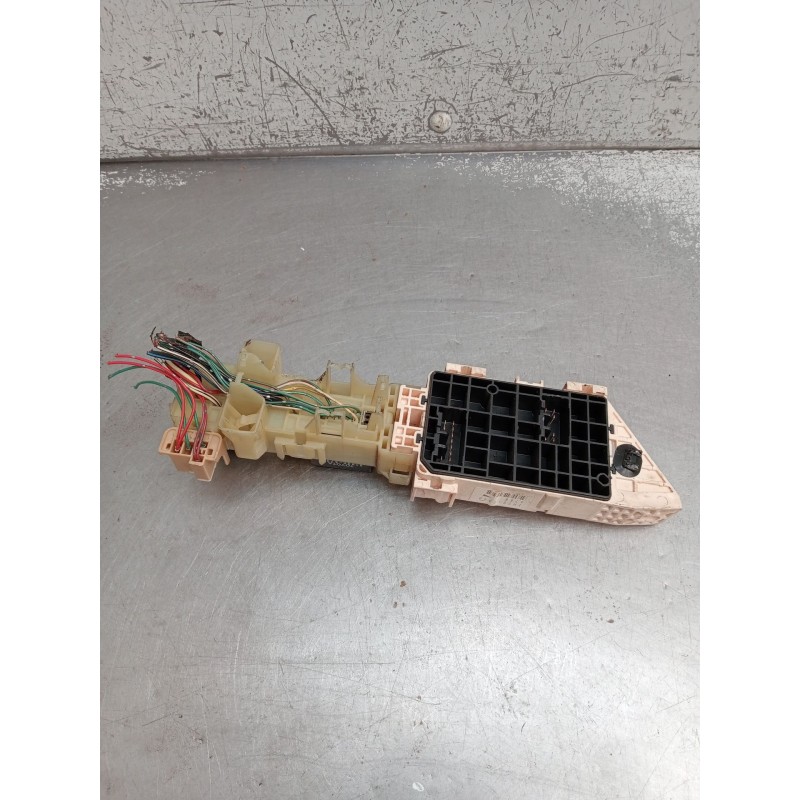 Recambio de caja reles / fusibles para toyota corolla (_e11_) 1.4 16v (zze111_) referencia OEM IAM 1H290048  2000