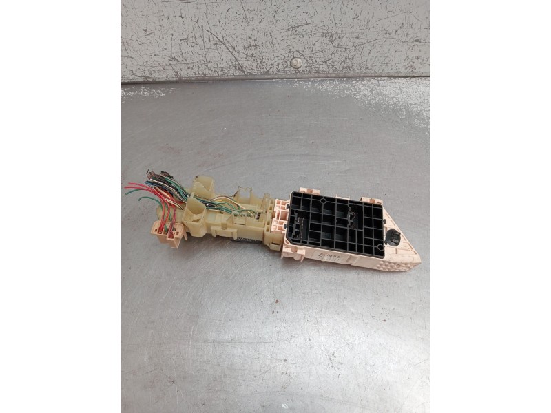 Recambio de caja reles / fusibles para toyota corolla (_e11_) 1.4 16v (zze111_) referencia OEM IAM 1H290048  2000