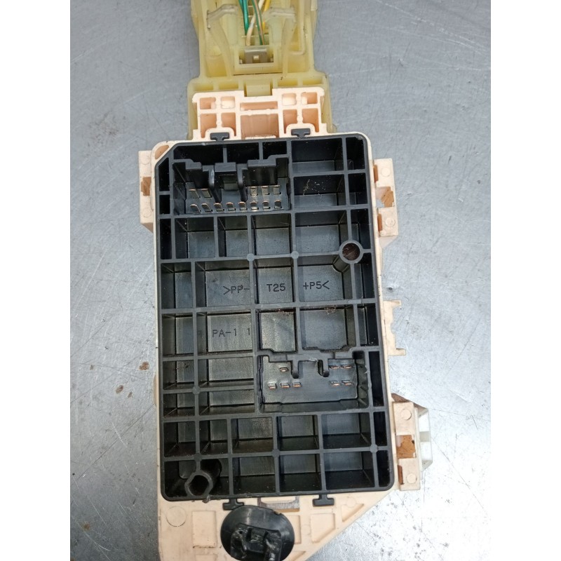 Recambio de caja reles / fusibles para toyota corolla (_e11_) 1.4 16v (zze111_) referencia OEM IAM 1H290048  2000