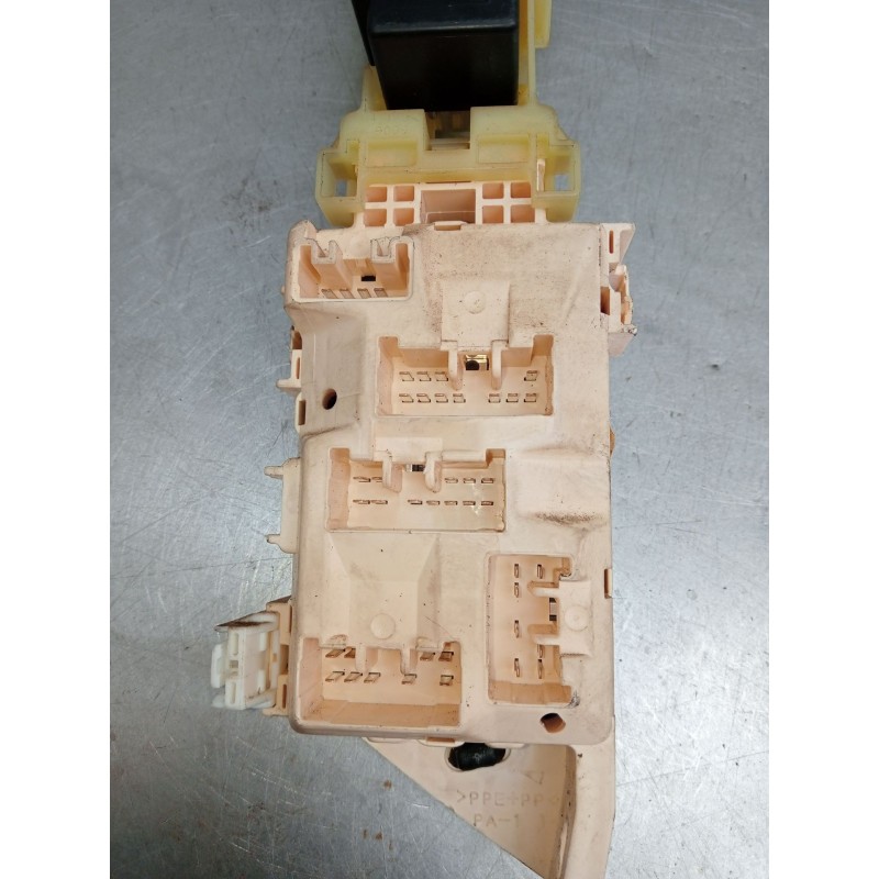 Recambio de caja reles / fusibles para toyota corolla (_e11_) 1.4 16v (zze111_) referencia OEM IAM 1H290048  2000