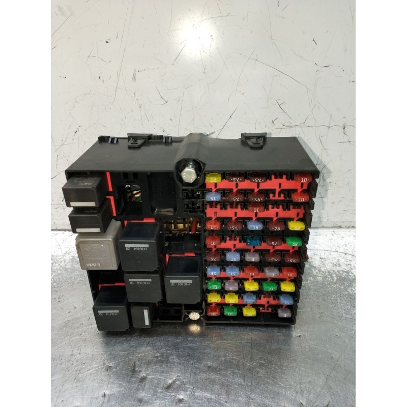 Recambio de caja reles / fusibles para ford fiesta v (jh_, jd_) 1.6 tdci referencia OEM IAM 6S6T14401HCD EE01E11730507000 2005