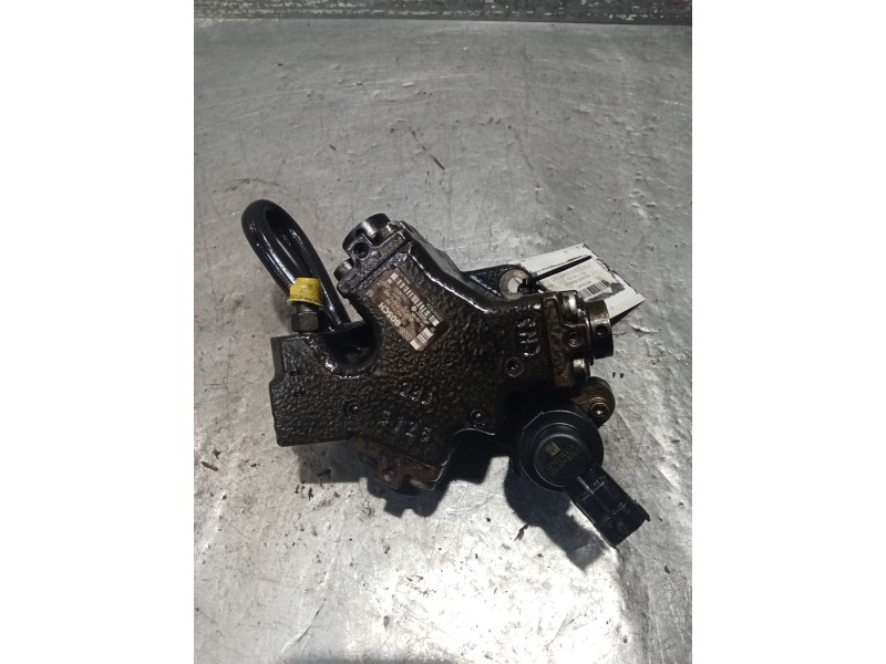Recambio de bomba inyeccion para fiat 500 l (330) referencia OEM IAM 0445010266  BOSCH