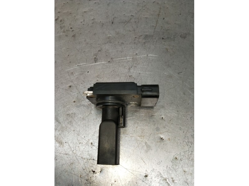 Recambio de caudalimetro para toyota avensis sedán (_t25_) 2.0 d-4d (cdt250_) referencia OEM IAM 2220427010 AFH70M23 2003