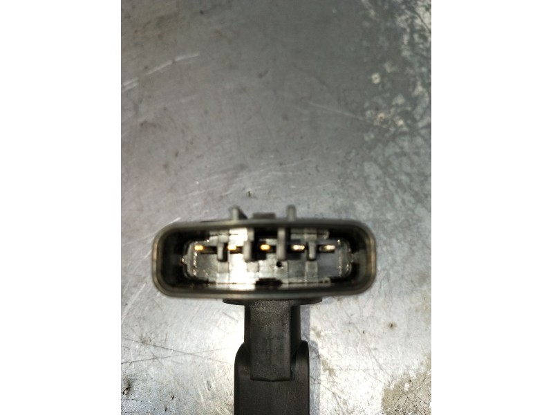 Recambio de caudalimetro para toyota avensis sedán (_t25_) 2.0 d-4d (cdt250_) referencia OEM IAM 2220427010 AFH70M23 2003